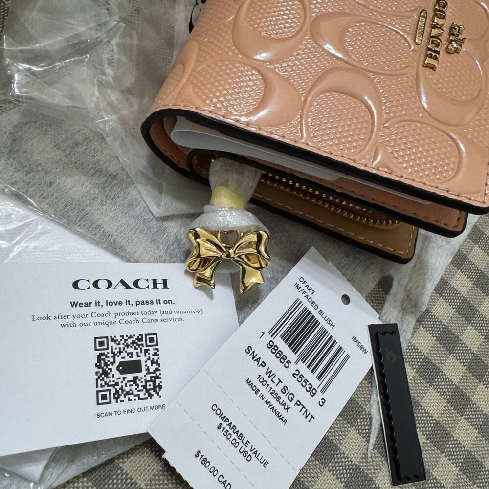 ❤️ Coach Snap Wallet In Signature Leather With Bow Charm - Picture 8 of 11